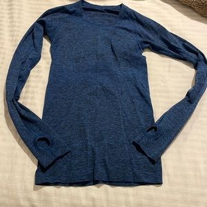 Lululemon long sleeve. Size 4.